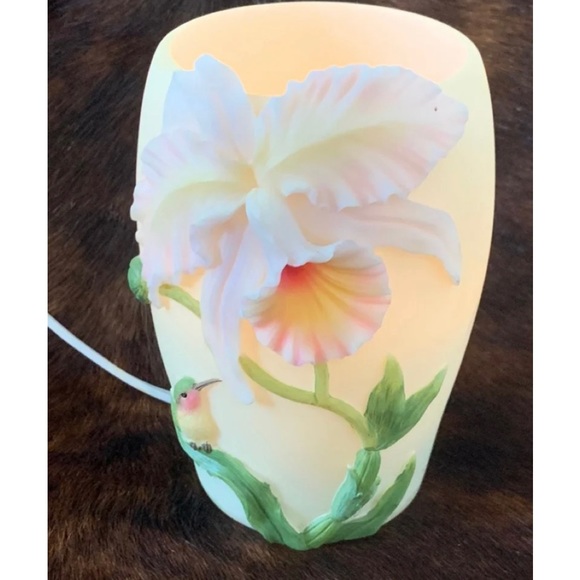 Hummingbird and Cattleya night light Lamp - Picture 2 of 4